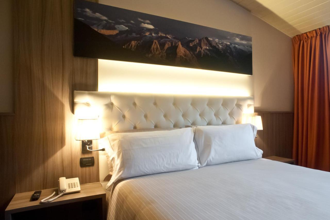 Hotel Garni Cristallo Ponte Di Legno Room photo